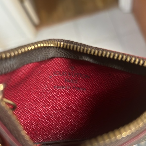 Louis Vuitton Cle Limited Ed Cherries - Picture 5 of 5